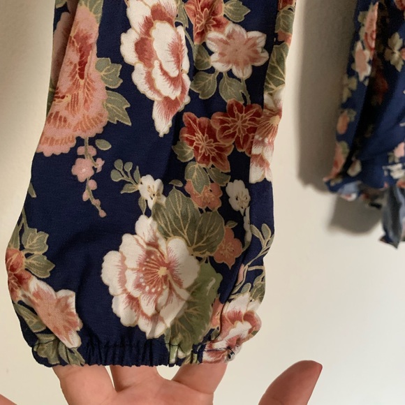 Forever 21 cutout floral romper - Picture 6 of 6